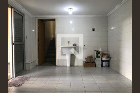 Casa à venda com 212m², 3 quartos e 3 vagas Casa à venda com 212m², 3 quartos e 3 vagasLavanderia