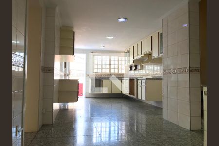 Casa à venda com 212m², 3 quartos e 3 vagas Casa à venda com 212m², 3 quartos e 3 vagasCozinha