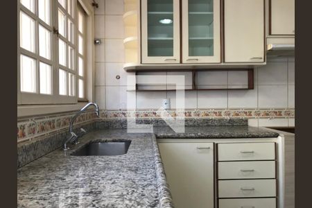 Casa à venda com 212m², 3 quartos e 3 vagas Casa à venda com 212m², 3 quartos e 3 vagasCozinha