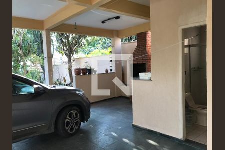 Casa à venda com 212m², 3 quartos e 3 vagas Casa à venda com 212m², 3 quartos e 3 vagasQuintal