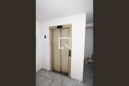 Apartamento à venda com 64m², 2 quartos e 1 vagaElevador