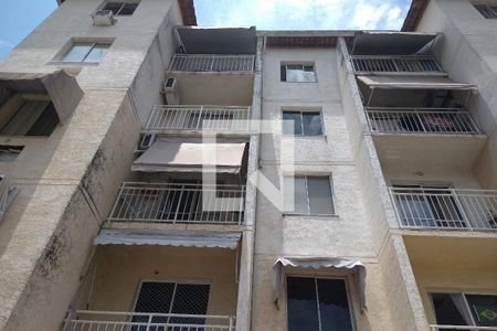 Fachada do bloco de apartamento à venda com 3 quartos, 52m² em Parada de Lucas, Rio de Janeiro