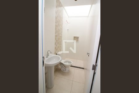 Casa à venda com 72m², 3 quartos e 2 vagasBanheiro da Suíte