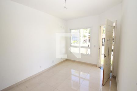 Sala de casa à venda com 3 quartos, 72m² em Espírito Santo, Porto Alegre