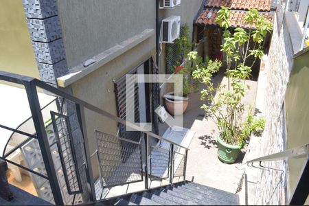 Casa à venda com 300m², 8 quartos e 1 vagaEscada