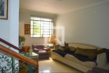Sala 1 de casa à venda com 8 quartos, 300m² em Vila Itapura, Campinas