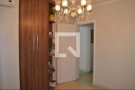 Sala / Dormitório 3 de casa para alugar com 8 quartos, 300m² em Vila Itapura, Campinas