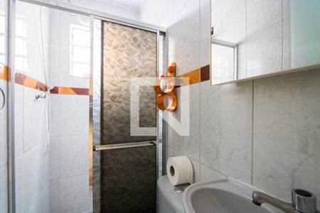 Casa à venda com 128m², 2 quartos e 1 vaga Casa à venda com 128m², 2 quartos e 1 vagaEdícula - Banheiro