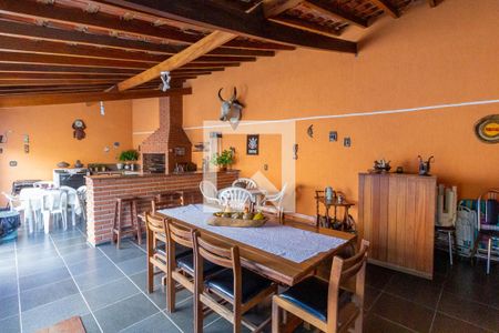 Casa à venda com 340m², 3 quartos e 4 vagasChurrasqueira