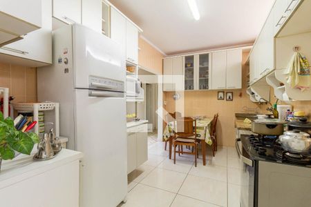 Casa à venda com 340m², 3 quartos e 4 vagasCozinha 