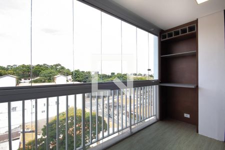 Sala de apartamento para alugar com 2 quartos, 55m² em Quitaúna, Osasco