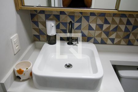 Banheiro de apartamento à venda com 2 quartos, 38m² em Cidade Mãe do Céu, São Paulo