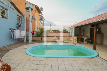 Casa à venda com 120m², 3 quartos e 2 vagasPiscina
