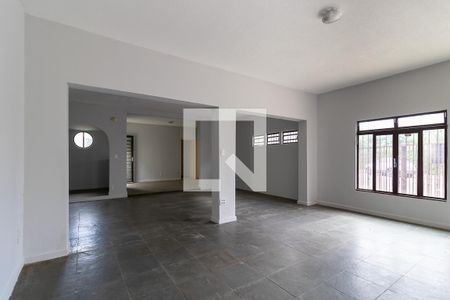 Casa para alugar com 310m², 4 quartos e 1 vagaSala