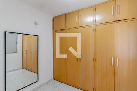 Quarto 1 de apartamento à venda com 2 quartos, 45m² em Vila Liviero, São Paulo