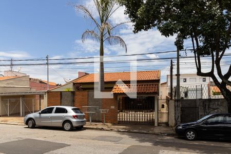 Casa para alugar com 140m², 3 quartos e 2 vagasFachada