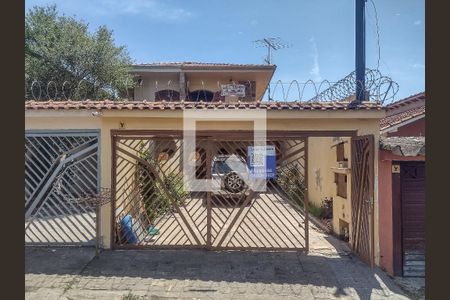 Casa para alugar com 180m², 3 quartos e 3 vagasFachada