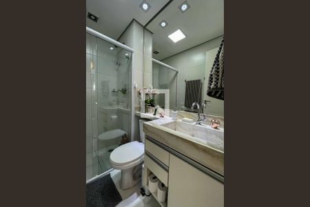 Apartamento à venda com 60m², 2 quartos e 2 vagas Apartamento à venda com 60m², 2 quartos e 2 vagasBanheiro do Quarto 2