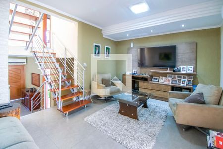 Sala de casa à venda com 4 quartos, 300m² em Medianeira, Porto Alegre