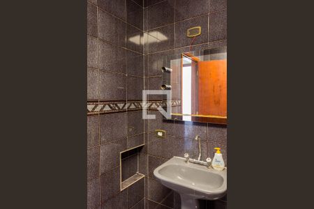 Casa à venda com 141m², 2 quartos e 2 vagasBanheiro