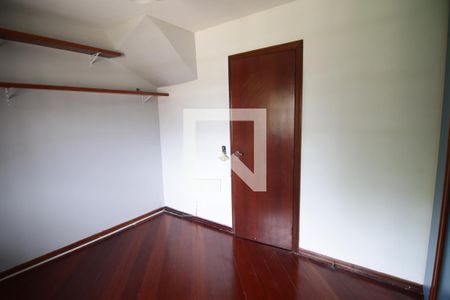 Quarto 1 de casa de condomínio à venda com 3 quartos, 120m² em Camboinhas, Niterói