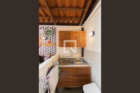 Casa de condomínio à venda com 140m², 4 quartos e 2 vagasÁrea de Serviço