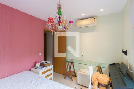 Casa de condomínio à venda com 140m², 4 quartos e 2 vagasSuíte 1