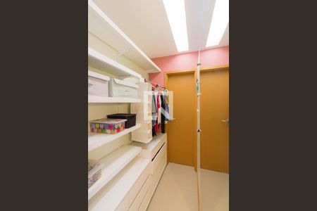 Casa de condomínio à venda com 140m², 4 quartos e 2 vagasCloset da Suíte 1
