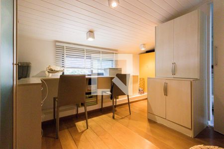 Casa de condomínio à venda com 140m², 4 quartos e 2 vagasEscritório da Suíte 4