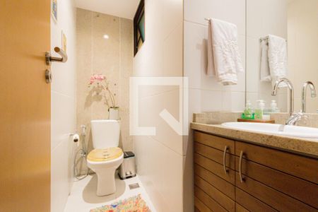 Casa de condomínio à venda com 140m², 4 quartos e 2 vagasLavabo