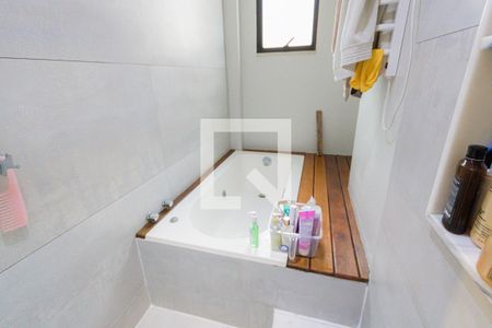 Casa de condomínio à venda com 140m², 4 quartos e 2 vagasBanheiro da Suíte 4