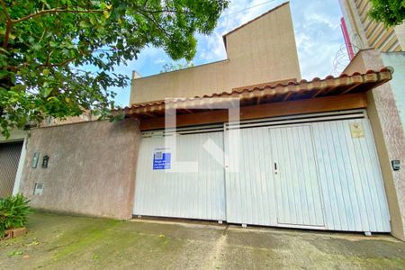 Casa à venda com 151m², 2 quartos e 3 vagasFachada
