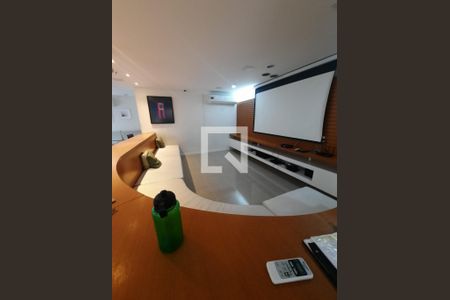 Apartamento à venda com 56m², 1 quarto e 1 vagaSala de Cinema