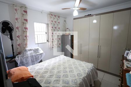 Quarto 1 de casa para alugar com 1 quarto, 80m² em Jardim Arize, São Paulo