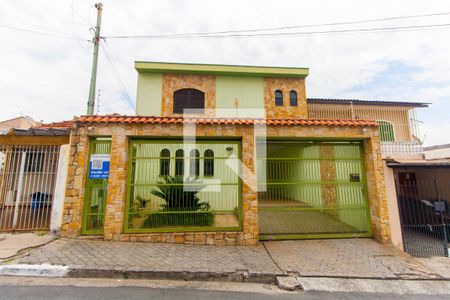 Casa à venda com 200m², 3 quartos e 4 vagasFachada