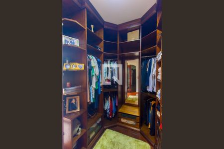 Casa à venda com 200m², 3 quartos e 4 vagasCloset da suíte