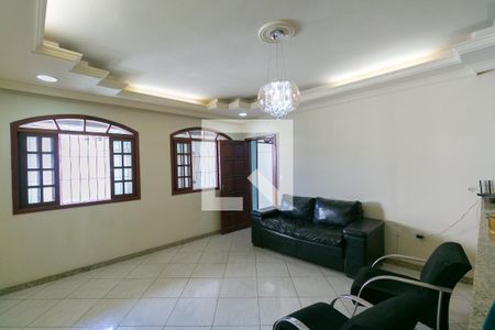 Casa para alugar com 4 quartos, 172m² em Copacabana, Belo Horizonte