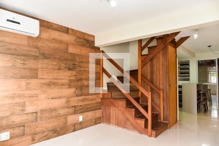 Sala de casa de condomínio à venda com 2 quartos, 82m² em Sarandi, Porto Alegre