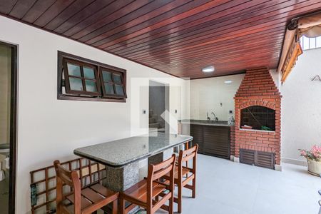 Casa à venda com 450m², 4 quartos e 6 vagasChurrasqueira