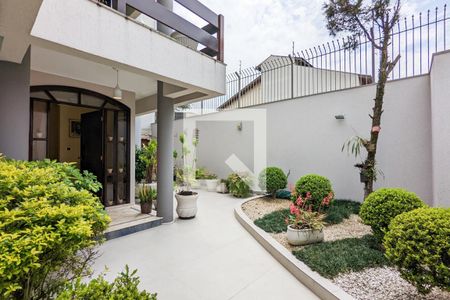 Casa à venda com 450m², 4 quartos e 6 vagasEntrada