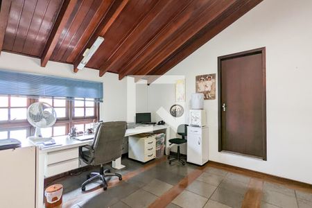 Casa à venda com 450m², 4 quartos e 6 vagasSótão