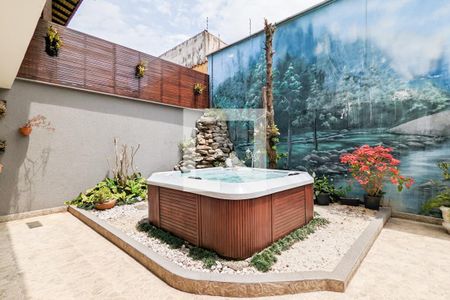 Casa à venda com 450m², 4 quartos e 6 vagasQuintal