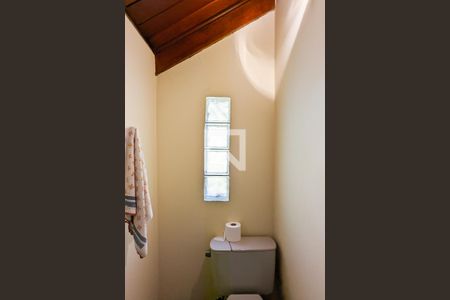 Casa à venda com 450m², 4 quartos e 6 vagasLavabo