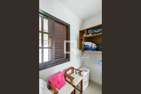 Casa à venda com 450m², 4 quartos e 6 vagasQuarto de serviço