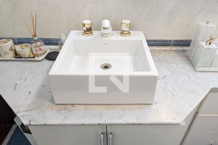 Casa à venda com 450m², 4 quartos e 6 vagasBanheiro da suíte 3