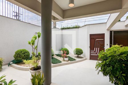 Casa à venda com 450m², 4 quartos e 6 vagasEntrada