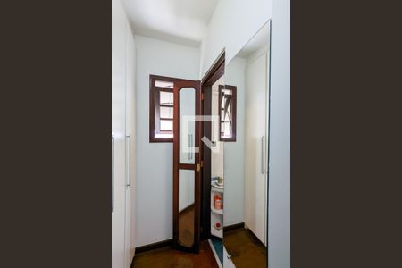 Casa à venda com 450m², 4 quartos e 6 vagasCloset da suíte 3