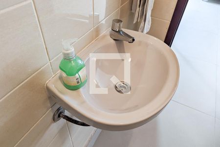 Casa à venda com 450m², 4 quartos e 6 vagasLavabo