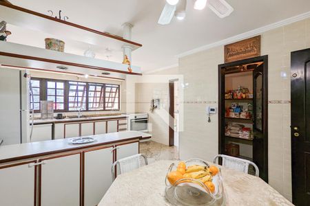 Casa à venda com 450m², 4 quartos e 6 vagasCozinha