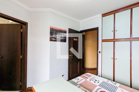 Casa à venda com 450m², 4 quartos e 6 vagasQuarto da suíte 2